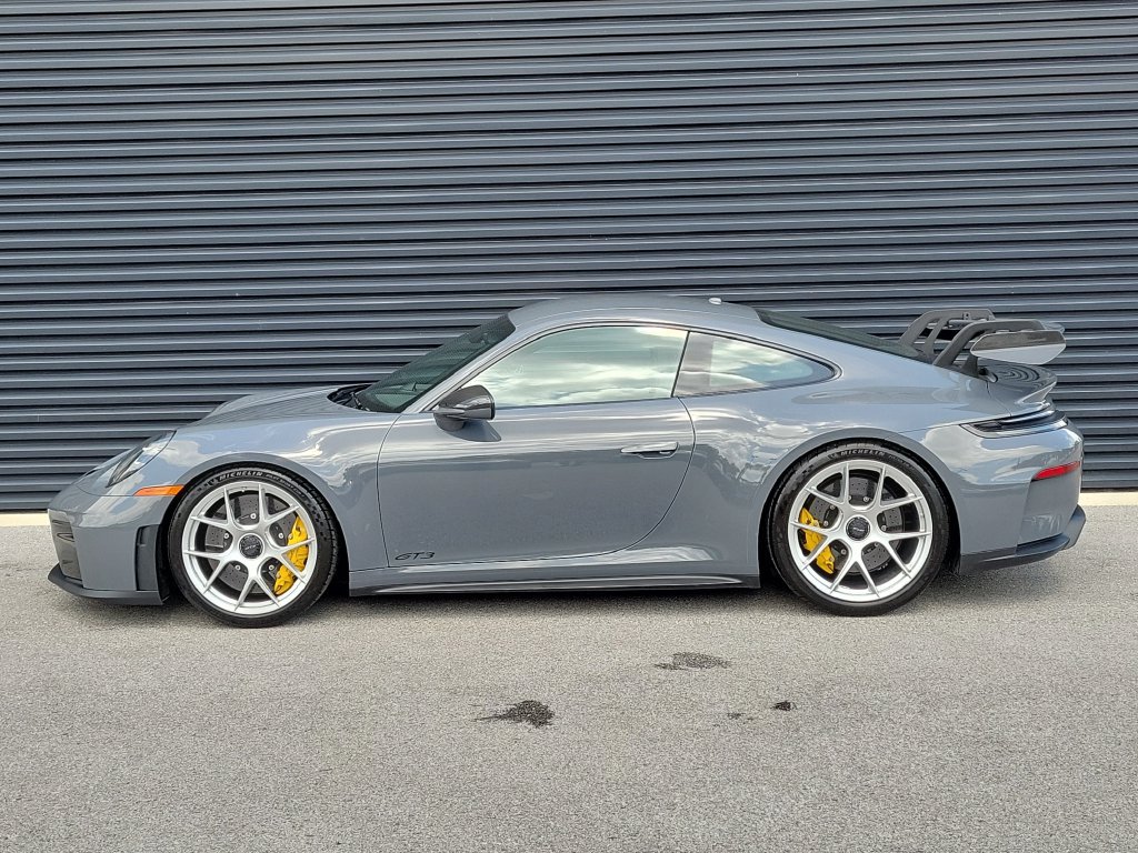Certified 2025 Porsche 911 GT3 RWD image 2