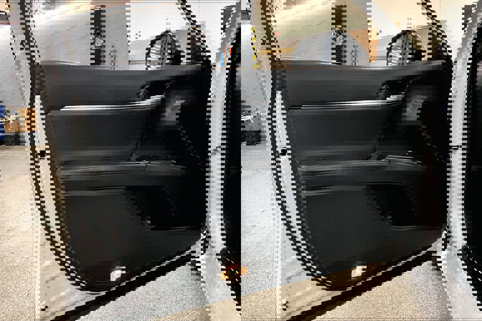 Used 2022 Toyota Camry XSE w/ Navigation Upgrade Package image 22