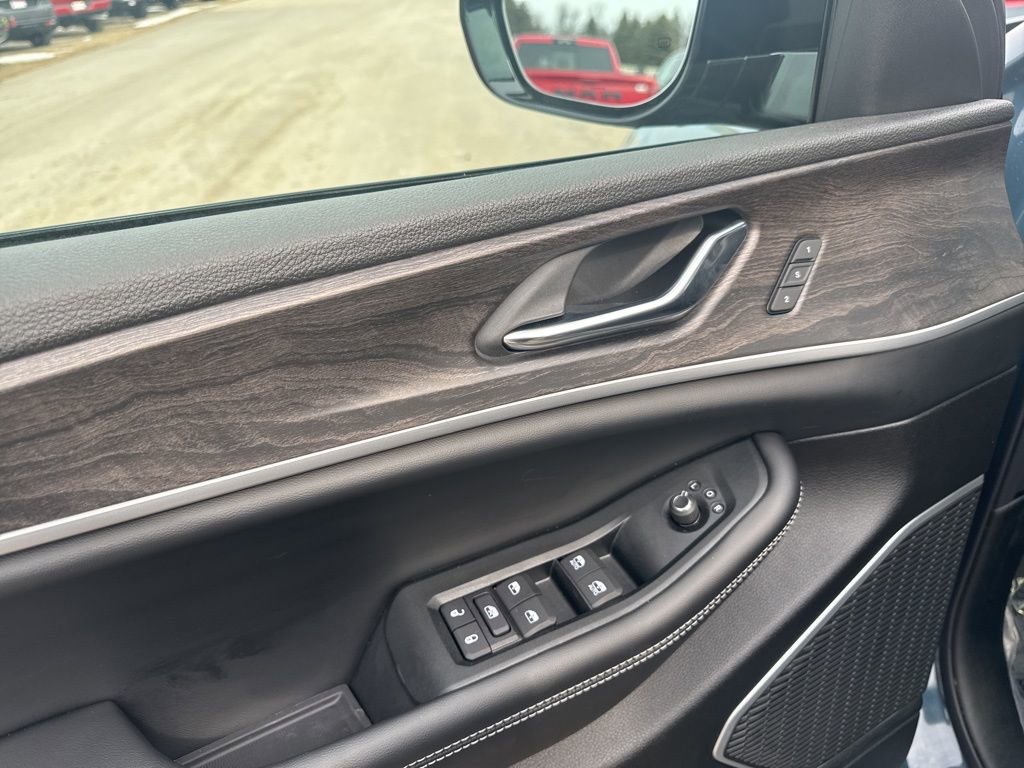 New 2026 Jeep Grand Cherokee Limited image 12