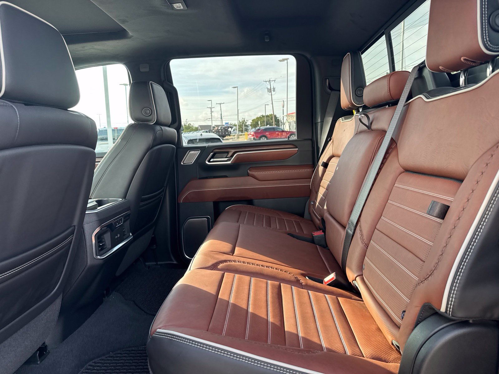 Used 2026 GMC Sierra 3500 Denali Ultimate AWD/4WD image 10