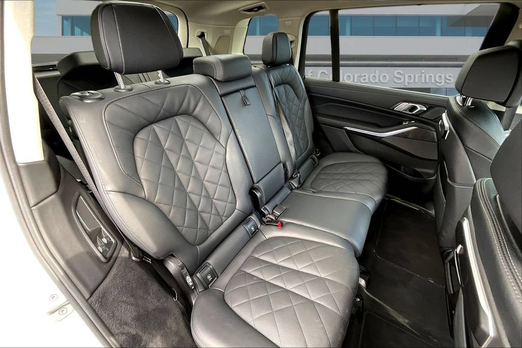 Used 2025 BMW X7 xDrive40i AWD/4WD image 25
