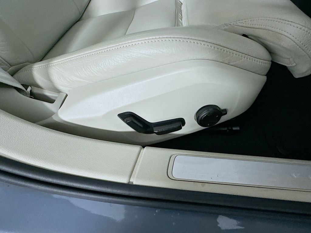 Used 2023 Volvo S60 B5 Ultimate image 24