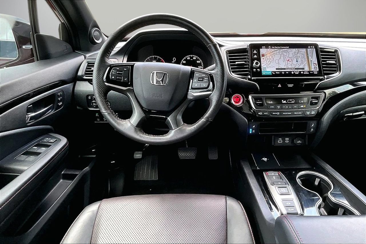 Used 2025 Honda Ridgeline Black Edition image 10