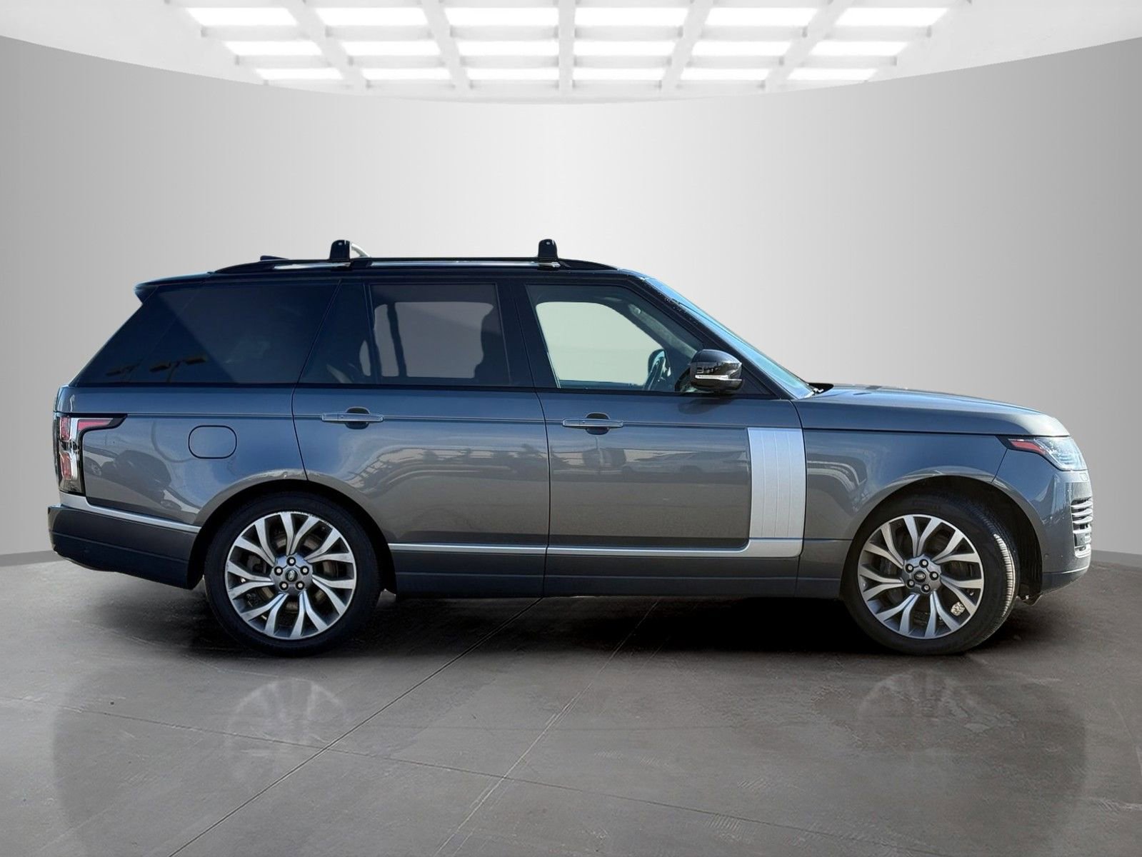 Used 2019 Land Rover Range Rover Autobiography image 4