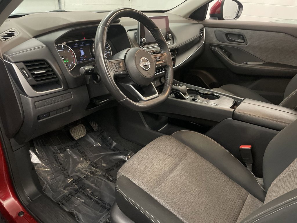 Used 2022 Nissan Rogue S image 4