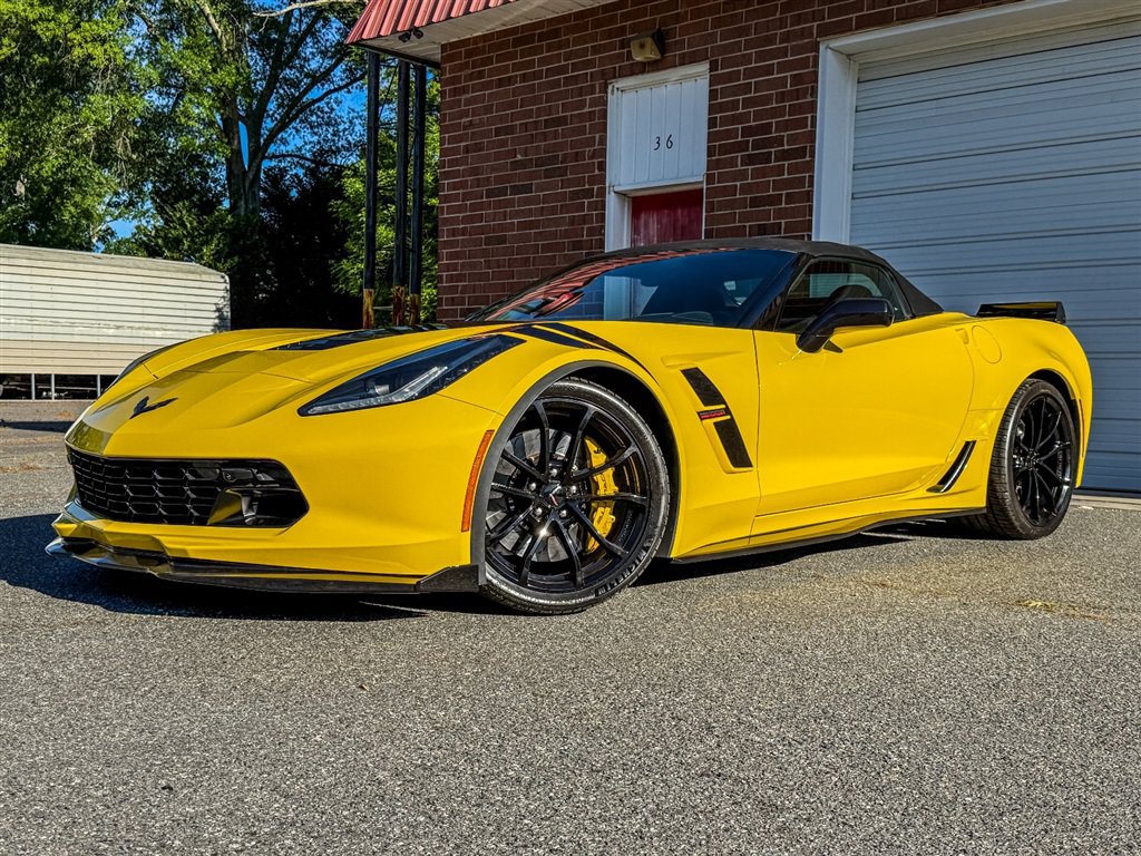 Used 2019 Chevrolet Corvette Grand Sport RWD image 2
