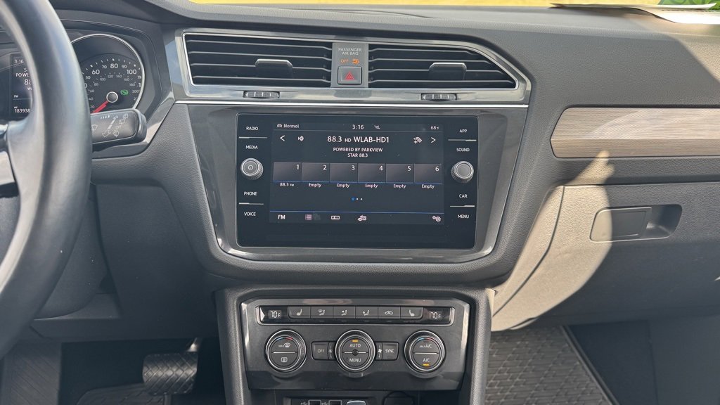 Used 2018 Volkswagen Tiguan SE image 12