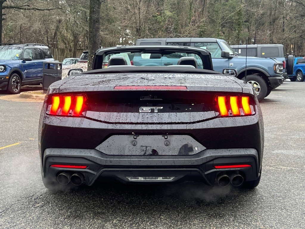 Used 2024 Ford Mustang GT Premium image 5
