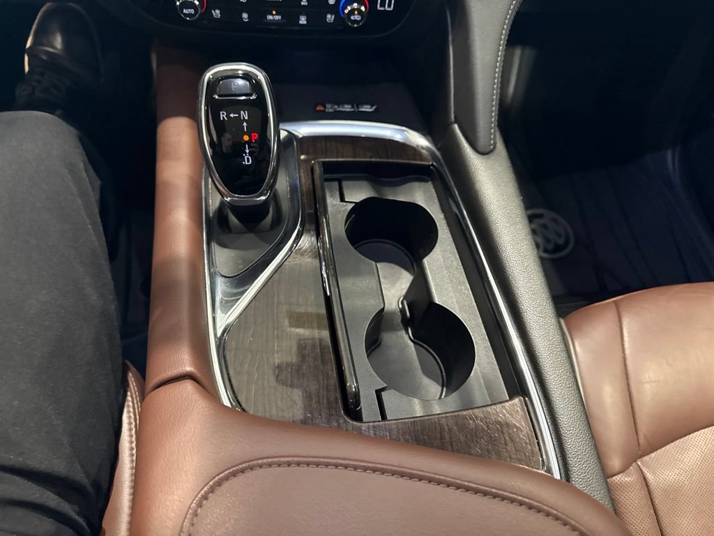 Used 2018 Buick Enclave Avenir w/ Avenir Technology Package AWD/4WD image 32