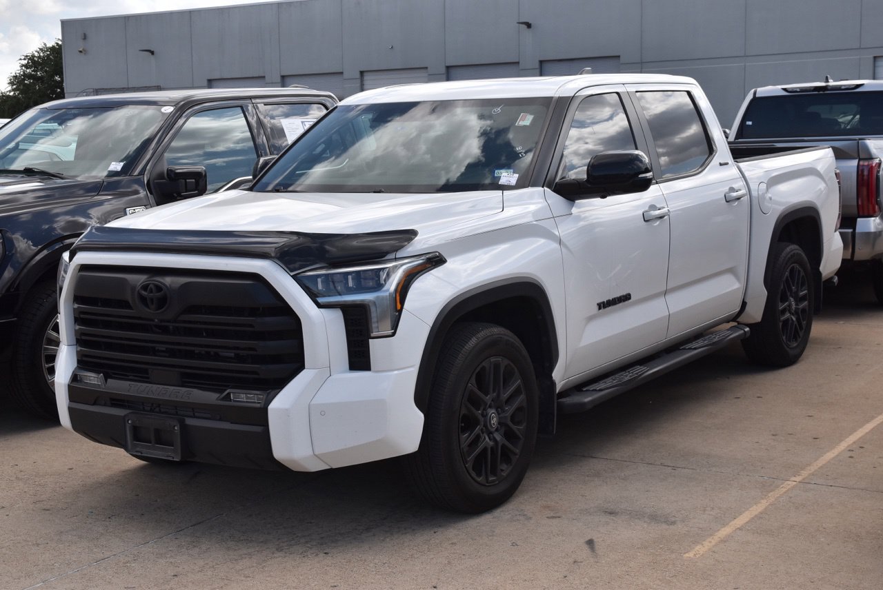 Used 2025 Toyota Tundra Limited RWD image 2