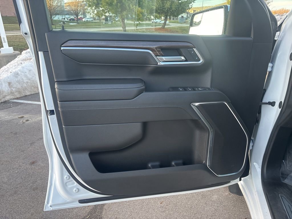 Used 2024 Chevrolet Silverado 1500 LT image 15