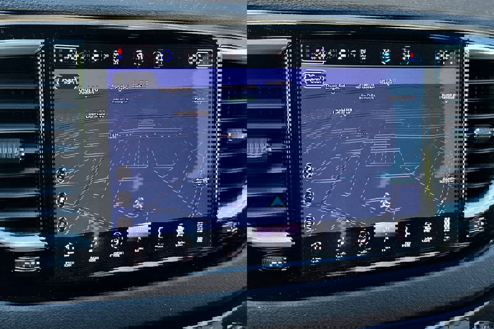 Used 2022 Chrysler Voyager LX w/ Fleet Security Group image 21