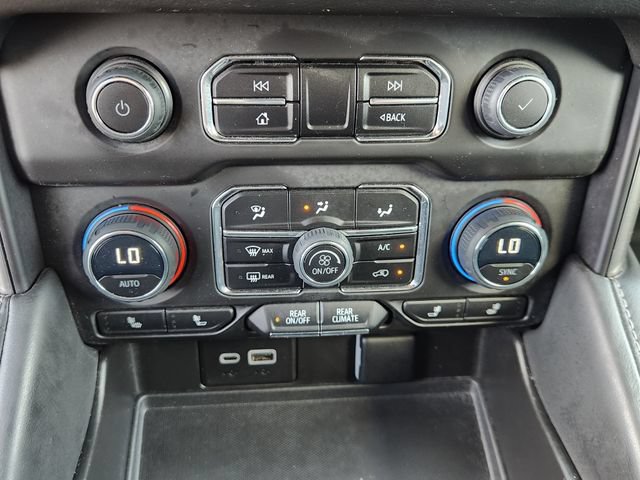 Used 2023 Chevrolet Tahoe Z71 w/ Luxury Package AWD/4WD image 18