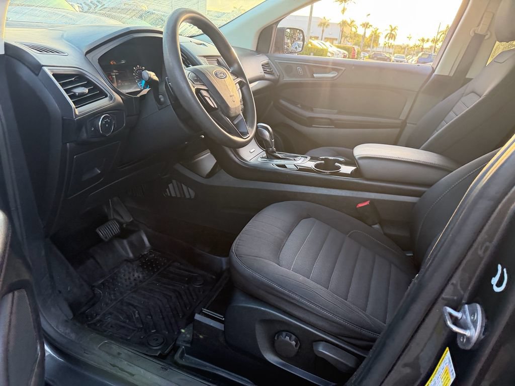 Used 2016 Ford Edge SE FWD image 11