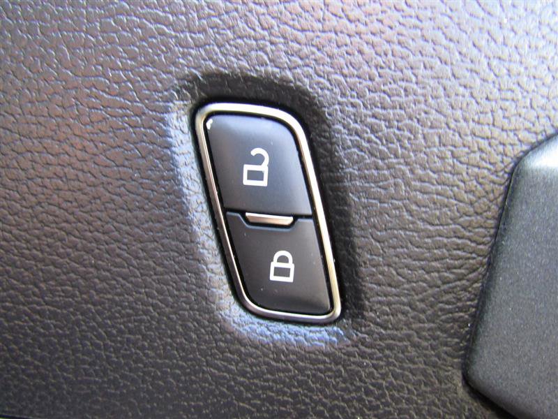 Used 2018 Ford F150 Raptor w/ Equipment Group 802A Luxury image 40