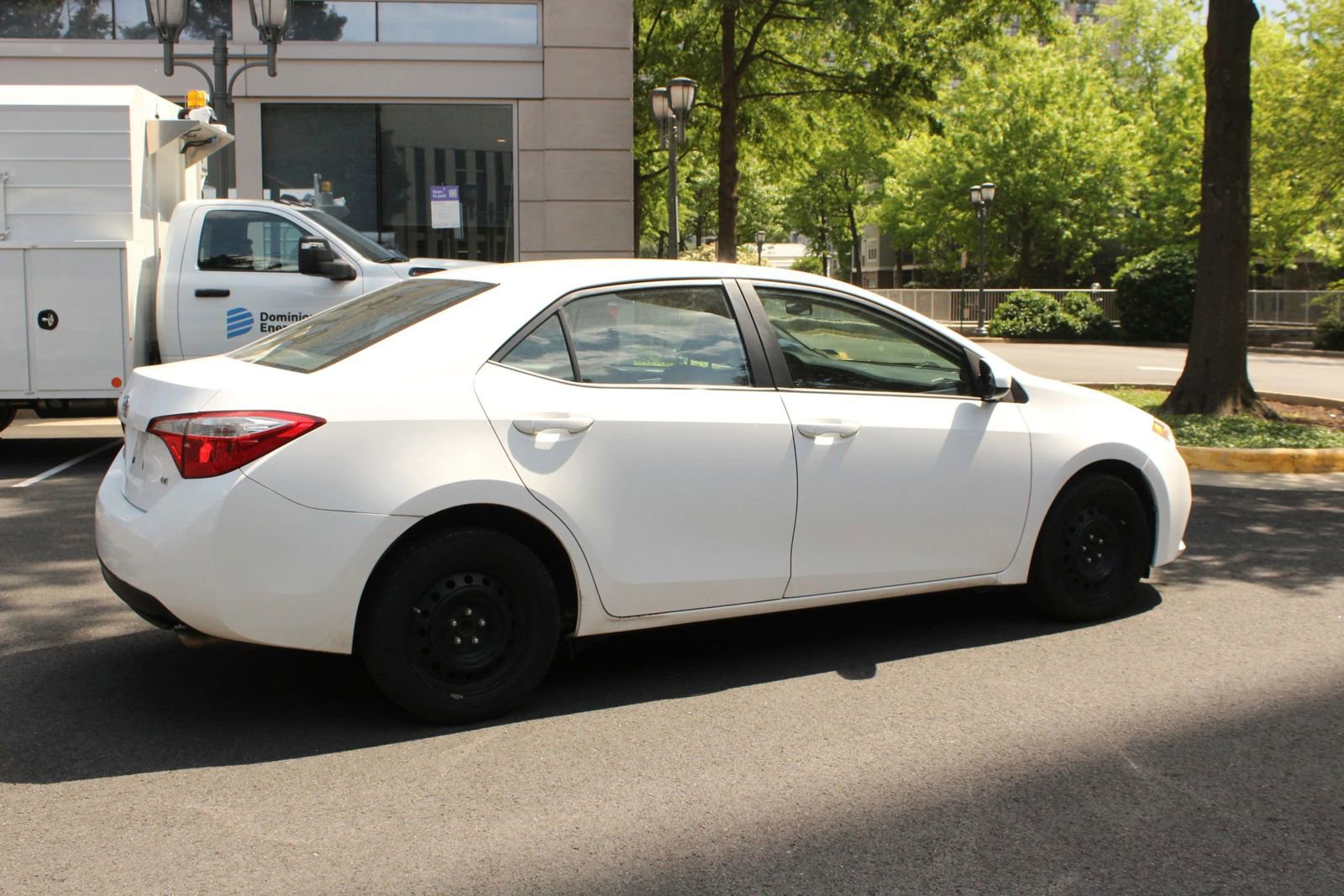 Used 2014 Toyota Corolla LE FWD image 7