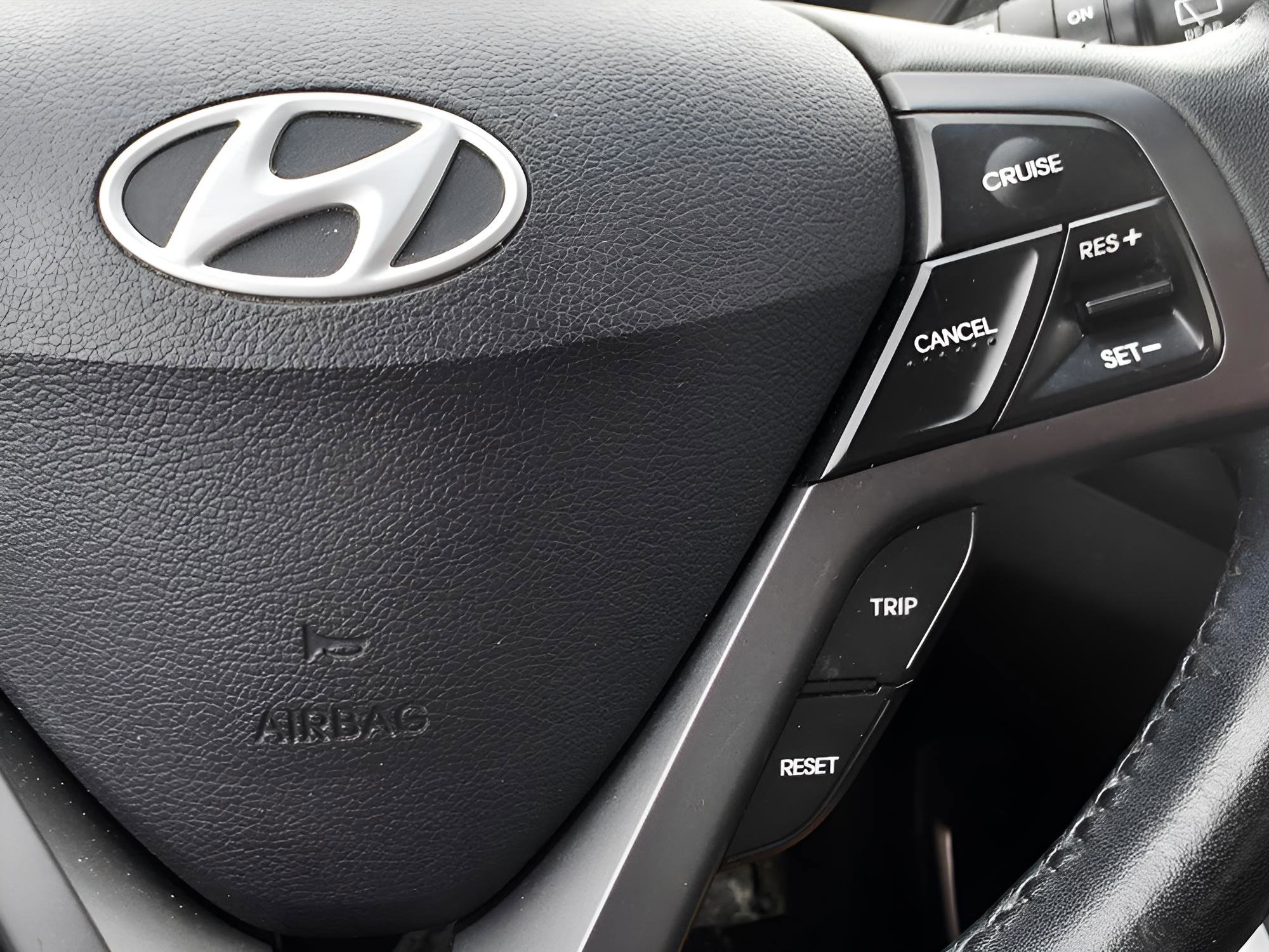 Used 2013 Hyundai Veloster Turbo FWD image 28