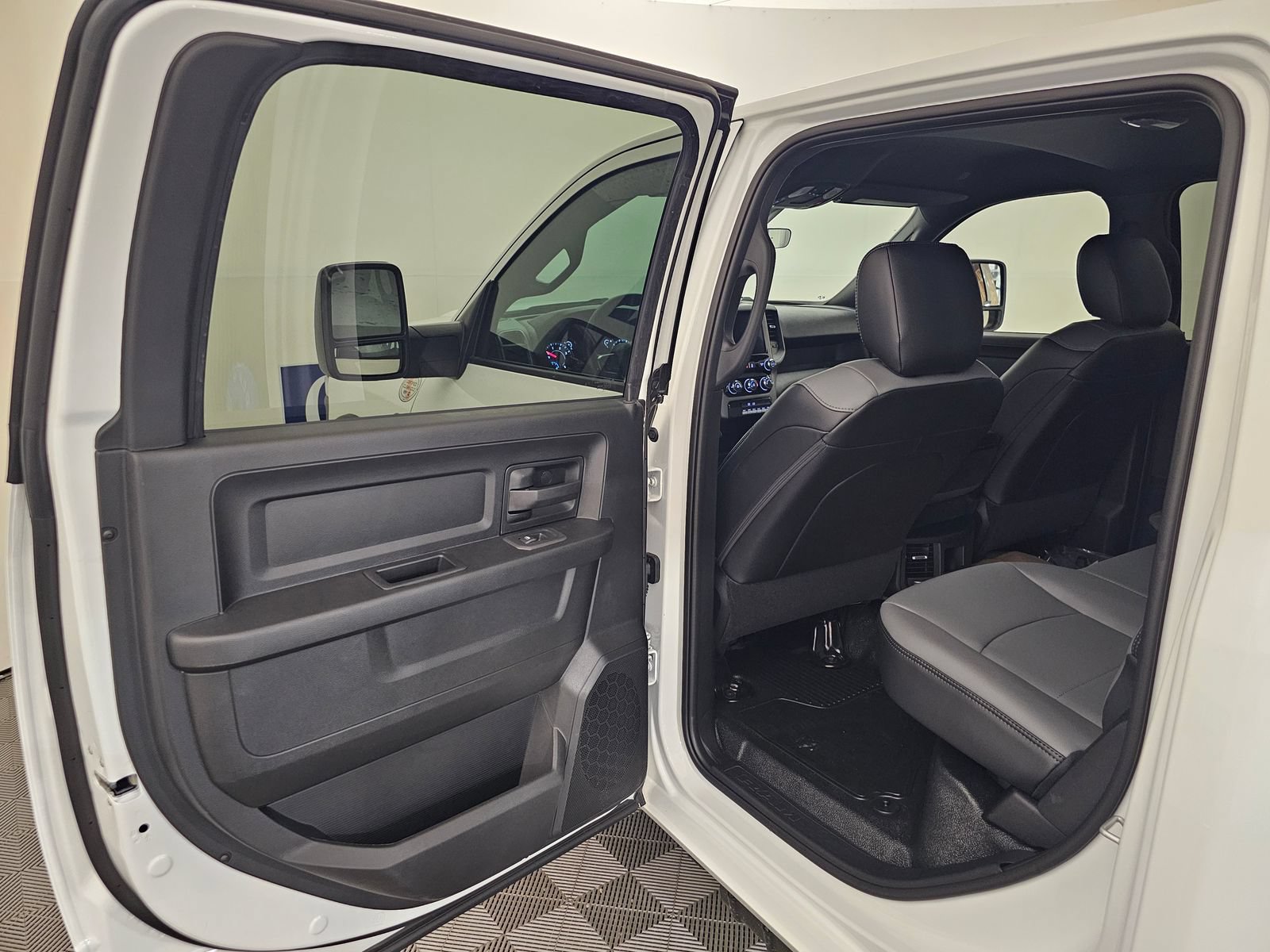 New 2026 RAM 5500 Tradesman AWD/4WD image 18