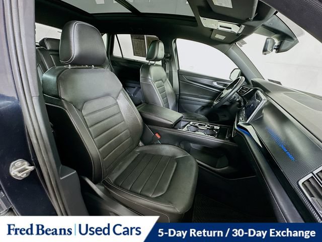 Used 2024 Volkswagen Atlas Cross Sport SEL R-Line AWD/4WD image 34