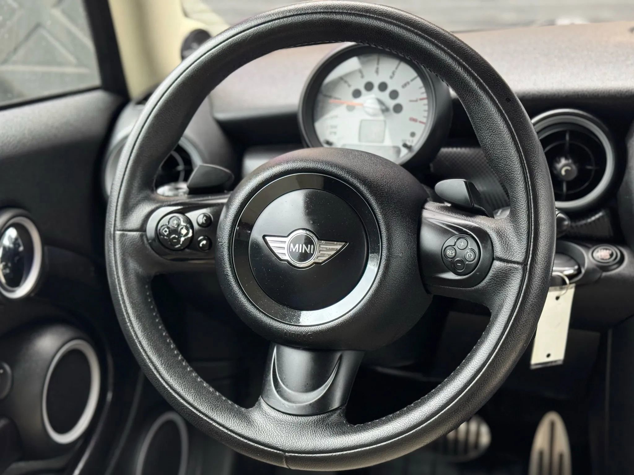 Used 2013 MINI Cooper S w/ Mini Connected Pkg image 24