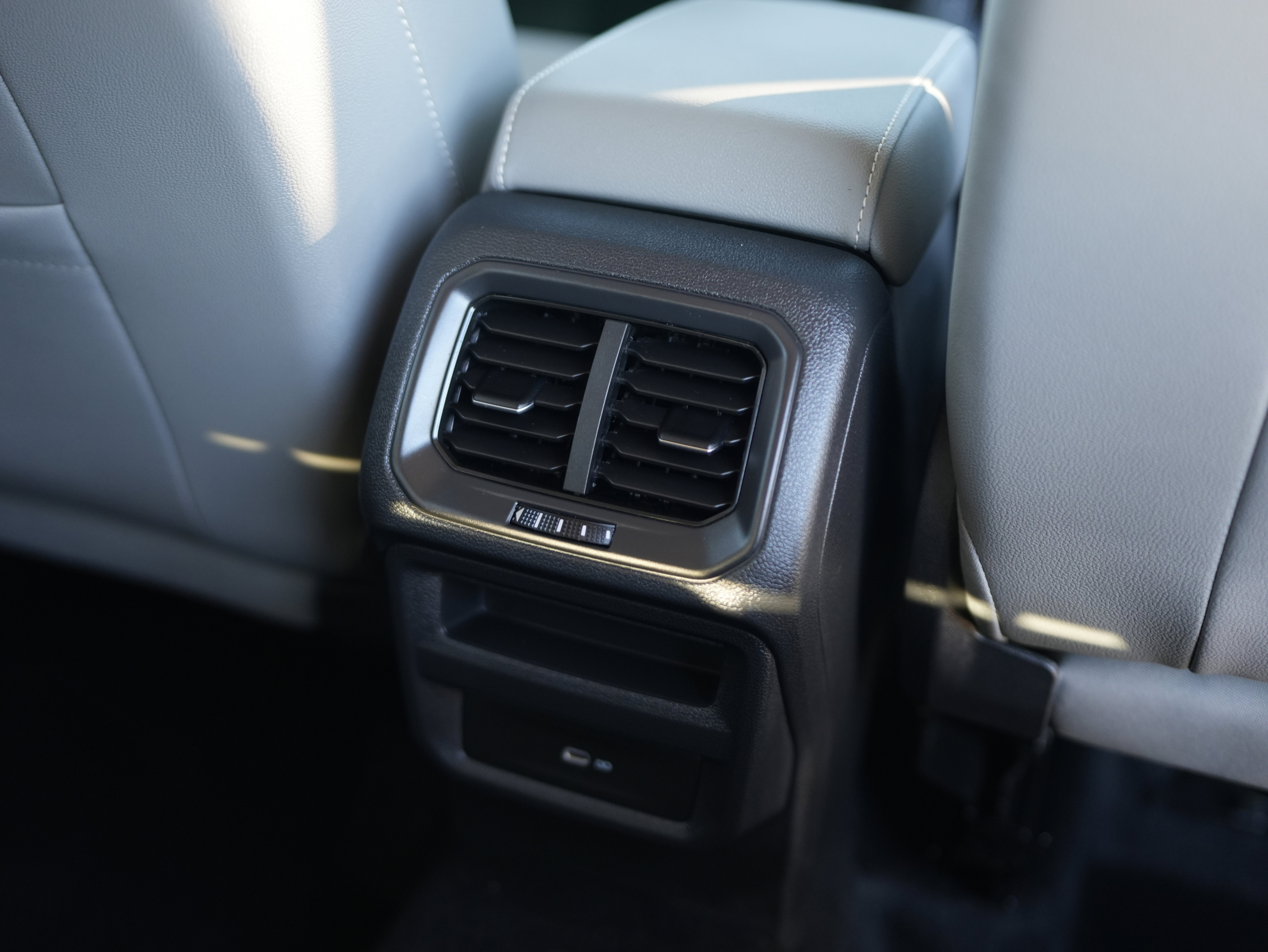 Used 2022 Volkswagen Taos SE w/ IQ.Drive SE Package image 28