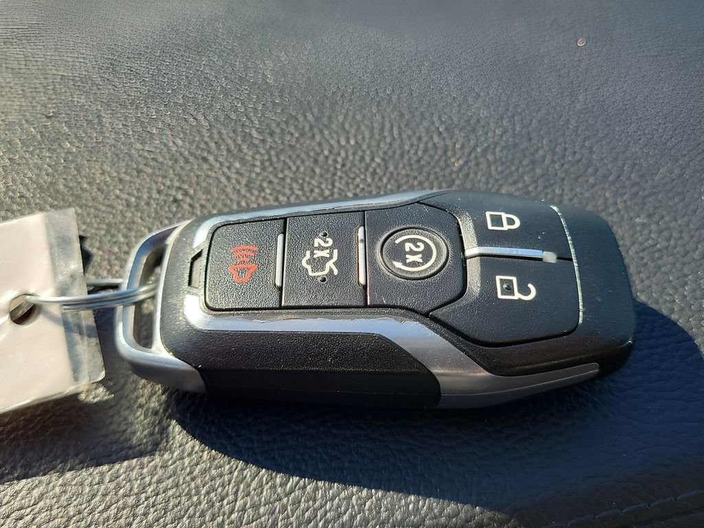 Used 2016 Ford Mustang Premium image 31