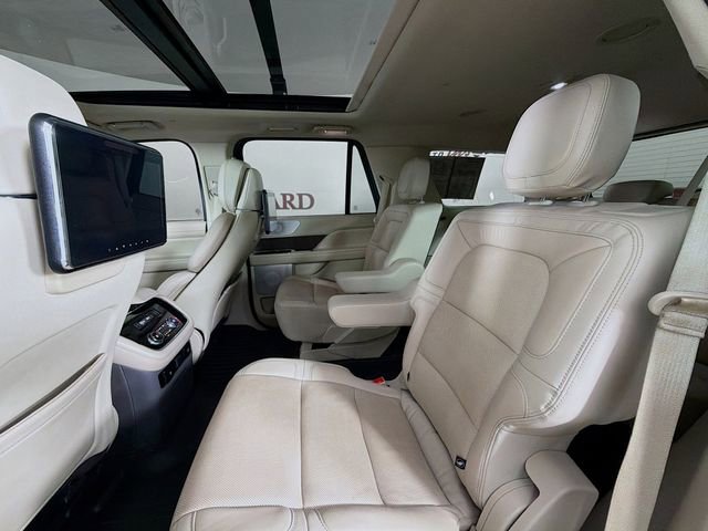 Used 2021 Lincoln Navigator Reserve w/ Luxury Package AWD/4WD image 29