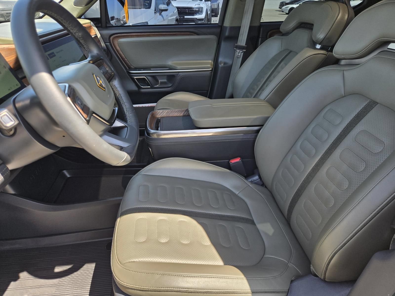 Used 2022 Rivian R1T Adventure AWD/4WD image 17