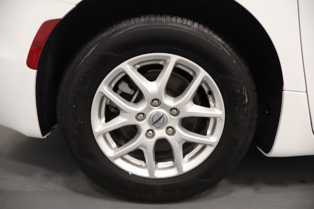 Used 2025 Chrysler Pacifica Select image 26