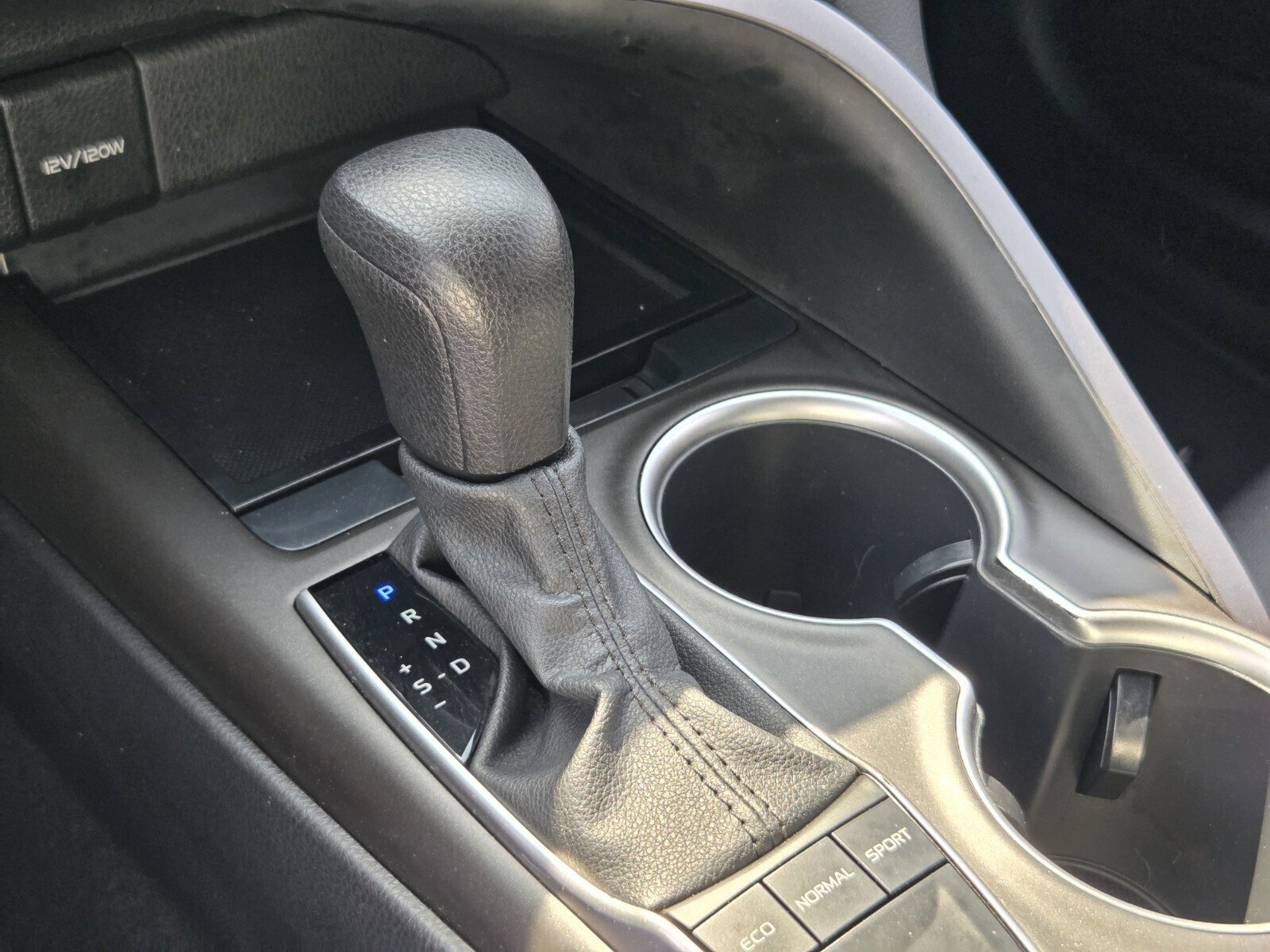 Used 2022 Toyota Camry LE image 17