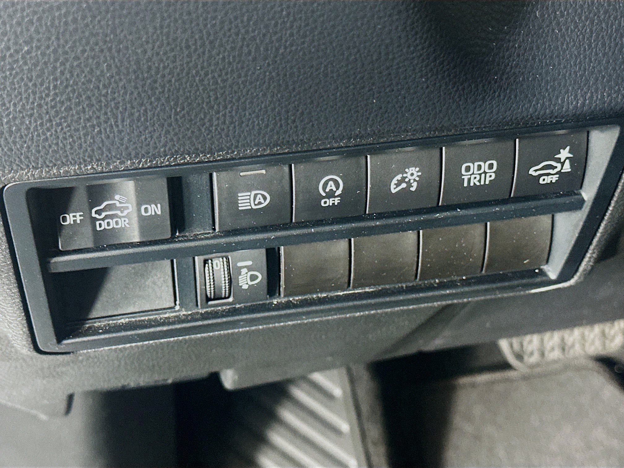 Used 2023 Toyota Tundra SR5 w/ SR5 Convenience Package AWD/4WD image 17