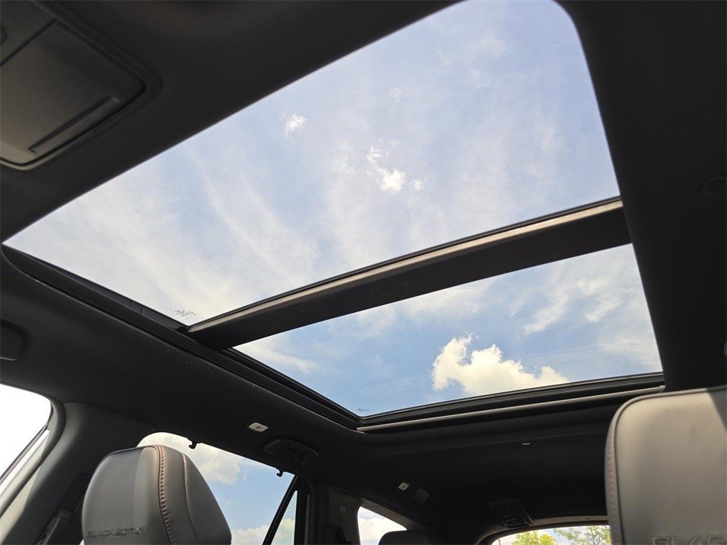 New 2025 Honda Pilot Black Edition image 3