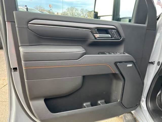 Used 2025 GMC Sierra 2500 AT4 w/ AT4 Premium Plus Package image 11