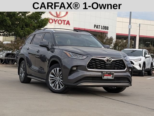 Used 2024 Toyota Highlander Platinum FWD image 2