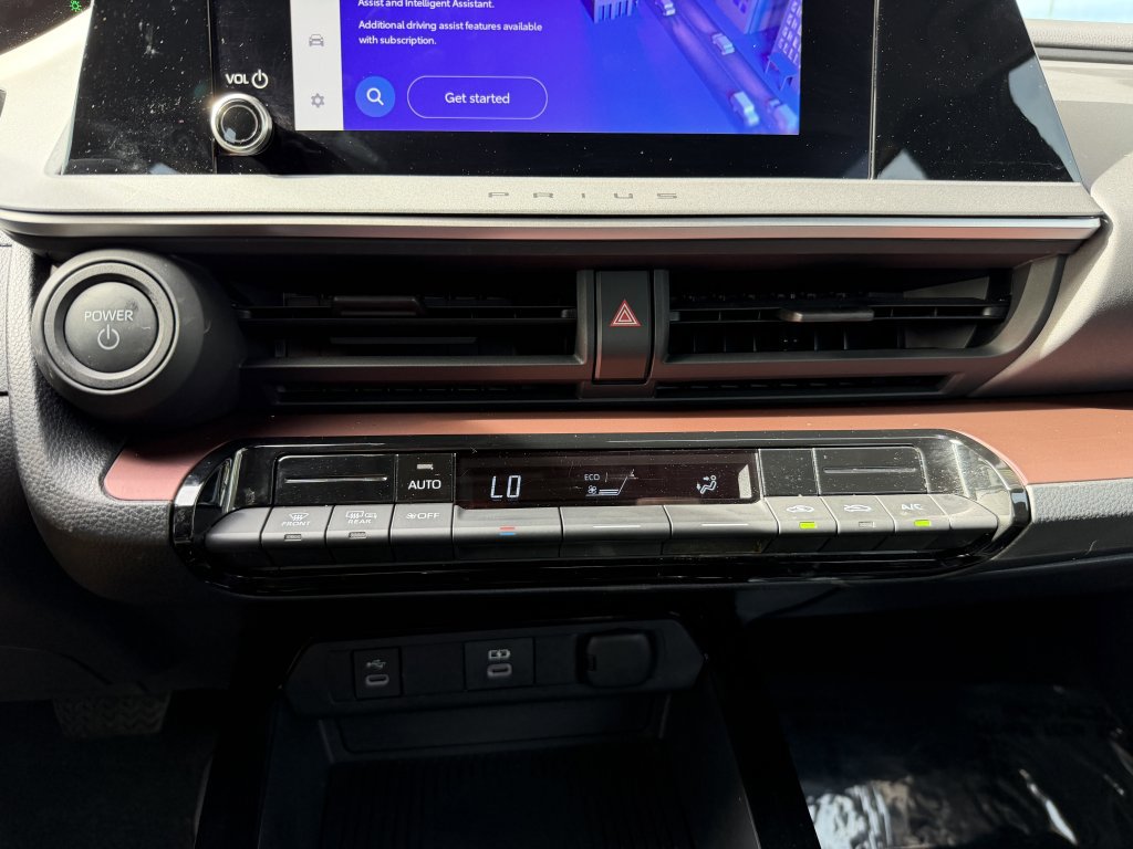 Used 2023 Toyota Prius Prime SE image 18