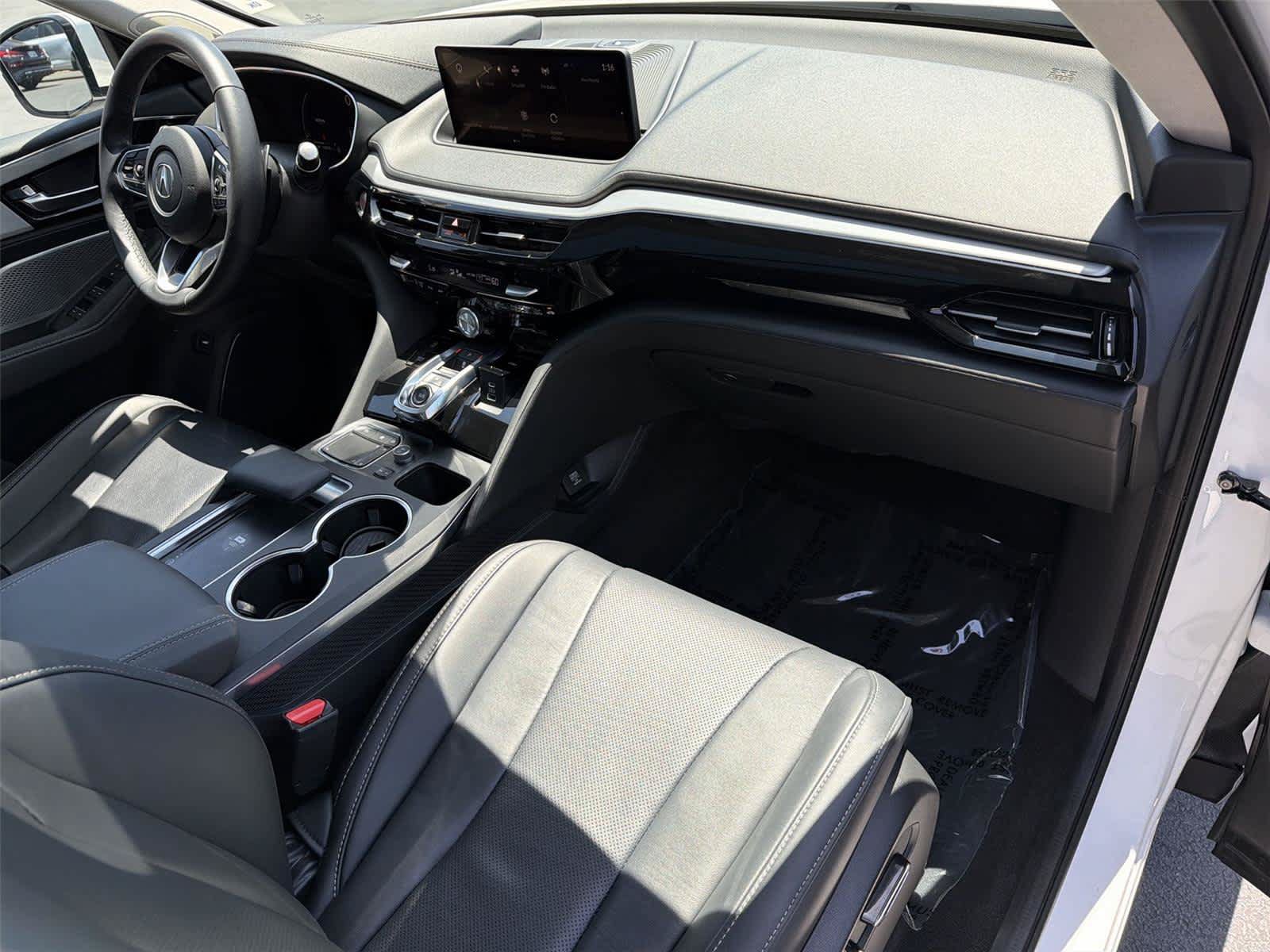 Used 2024 Acura MDX SH-AWD w/ Technology Package image 13