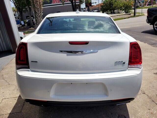 Used 2016 Chrysler 300 S w/ 300S Premium Group image 9