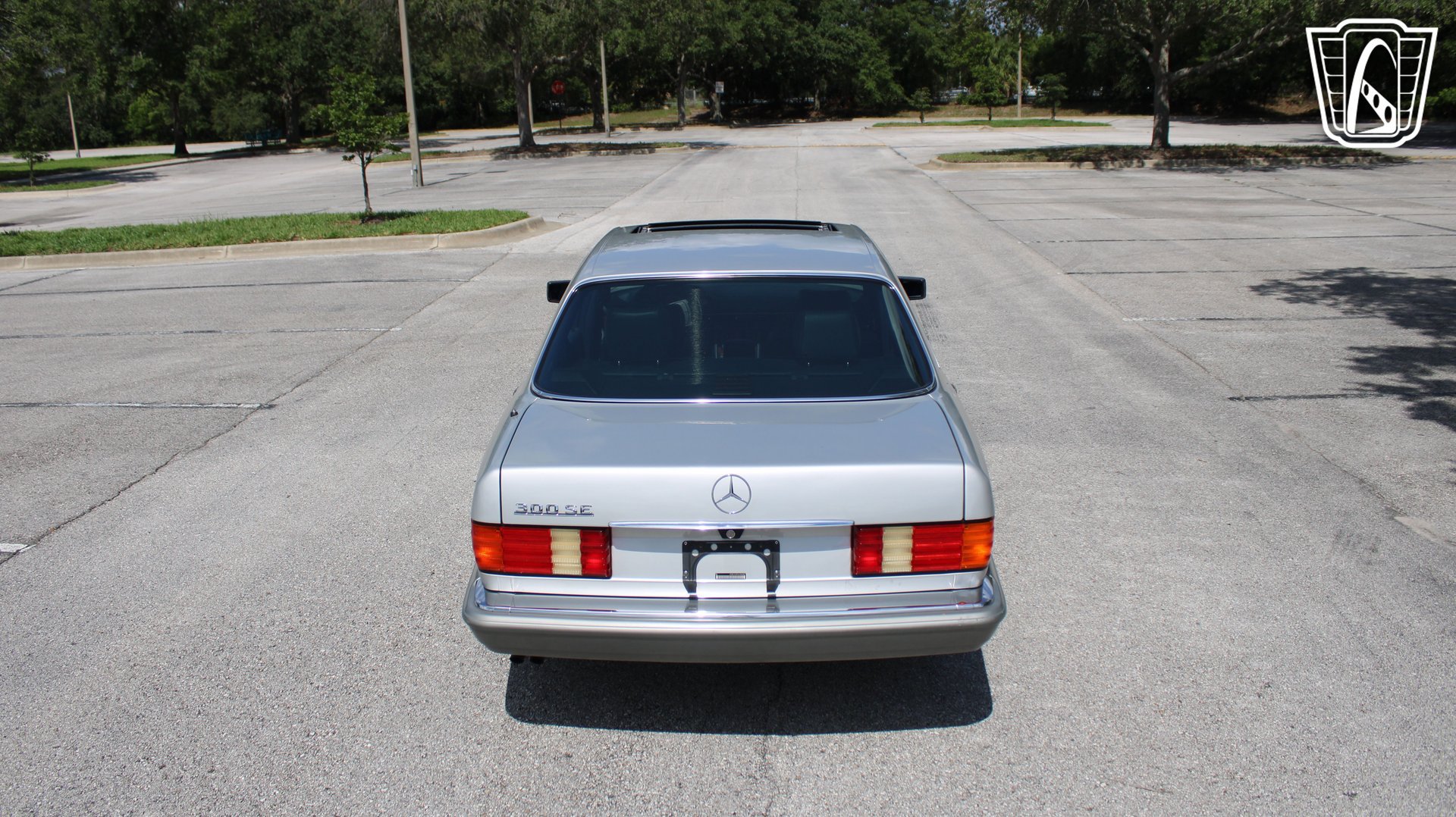 Used 1990 Mercedes-Benz 300 SE image 16