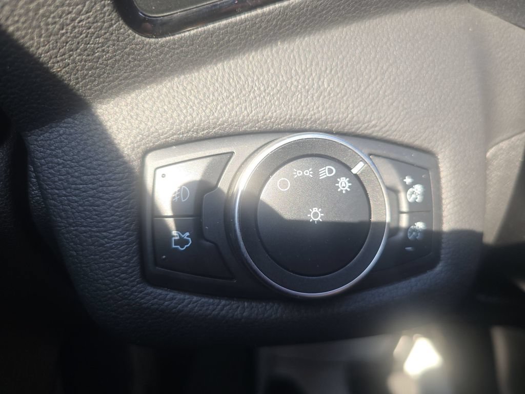 Used 2016 Ford Escape Titanium w/ Equipment Group 301A AWD/4WD image 15
