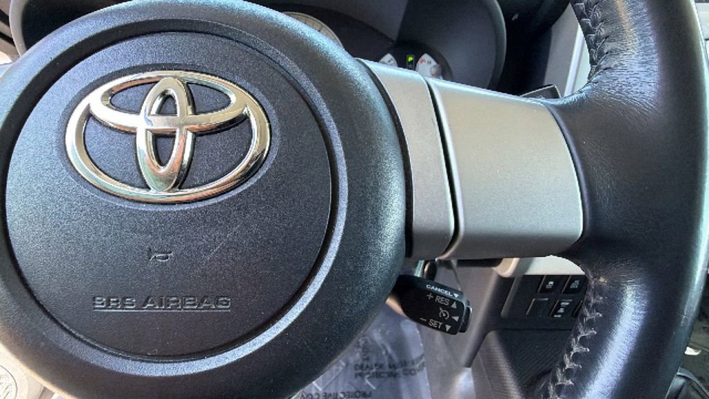 Used 2010 Toyota FJ Cruiser 4WD image 20
