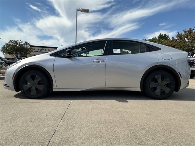New 2026 Toyota Prius Plug-In Hybrid FWD image 3