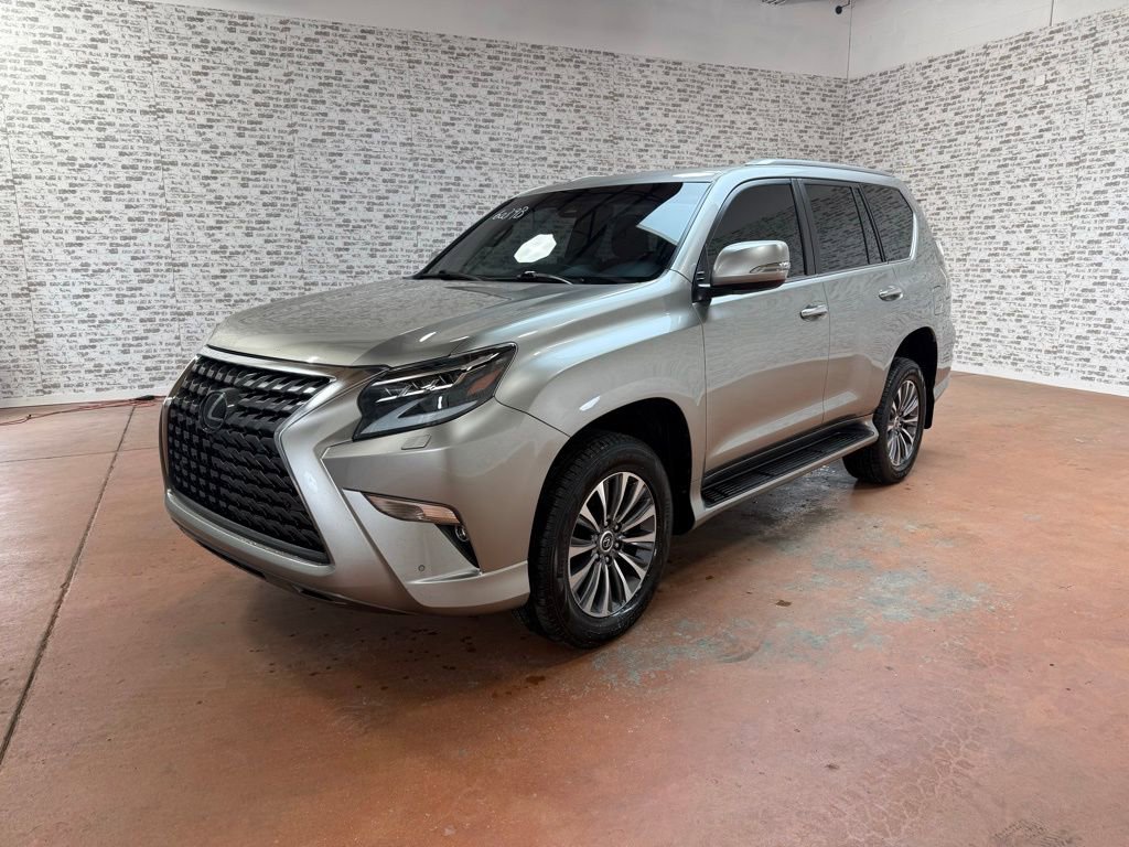 Used 2023 Lexus GX 460 Luxury w/ Accessory Package image 3