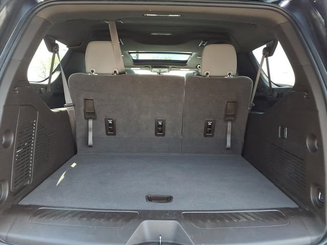 Certified 2022 Chevrolet Suburban LT AWD/4WD image 8