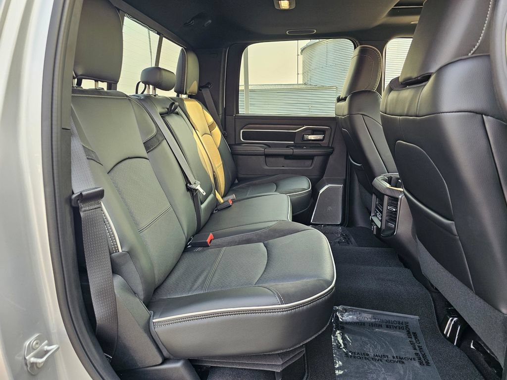 New 2026 RAM 2500 Laramie AWD/4WD image 13