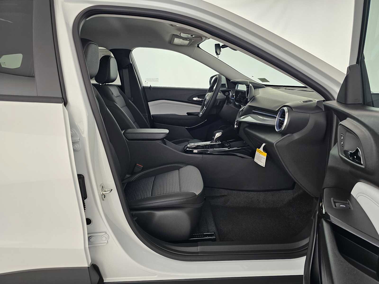 New 2026 Chevrolet Trax LT w/ Driver Confidence Package FWD image 10