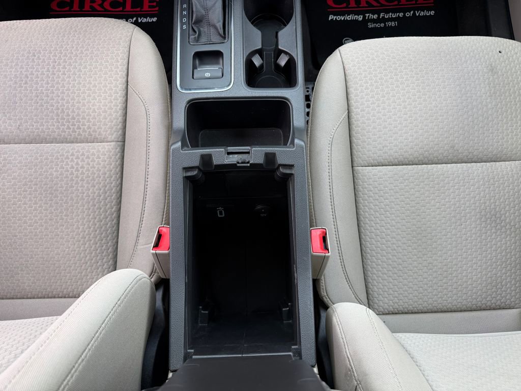 Used 2017 Ford Escape SE w/ Equipment Group 201A image 36