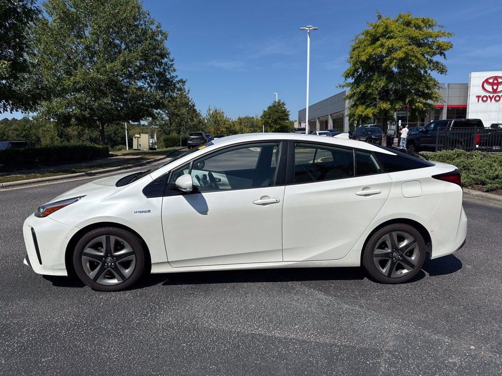 Used 2019 Toyota Prius XLE FWD image 3