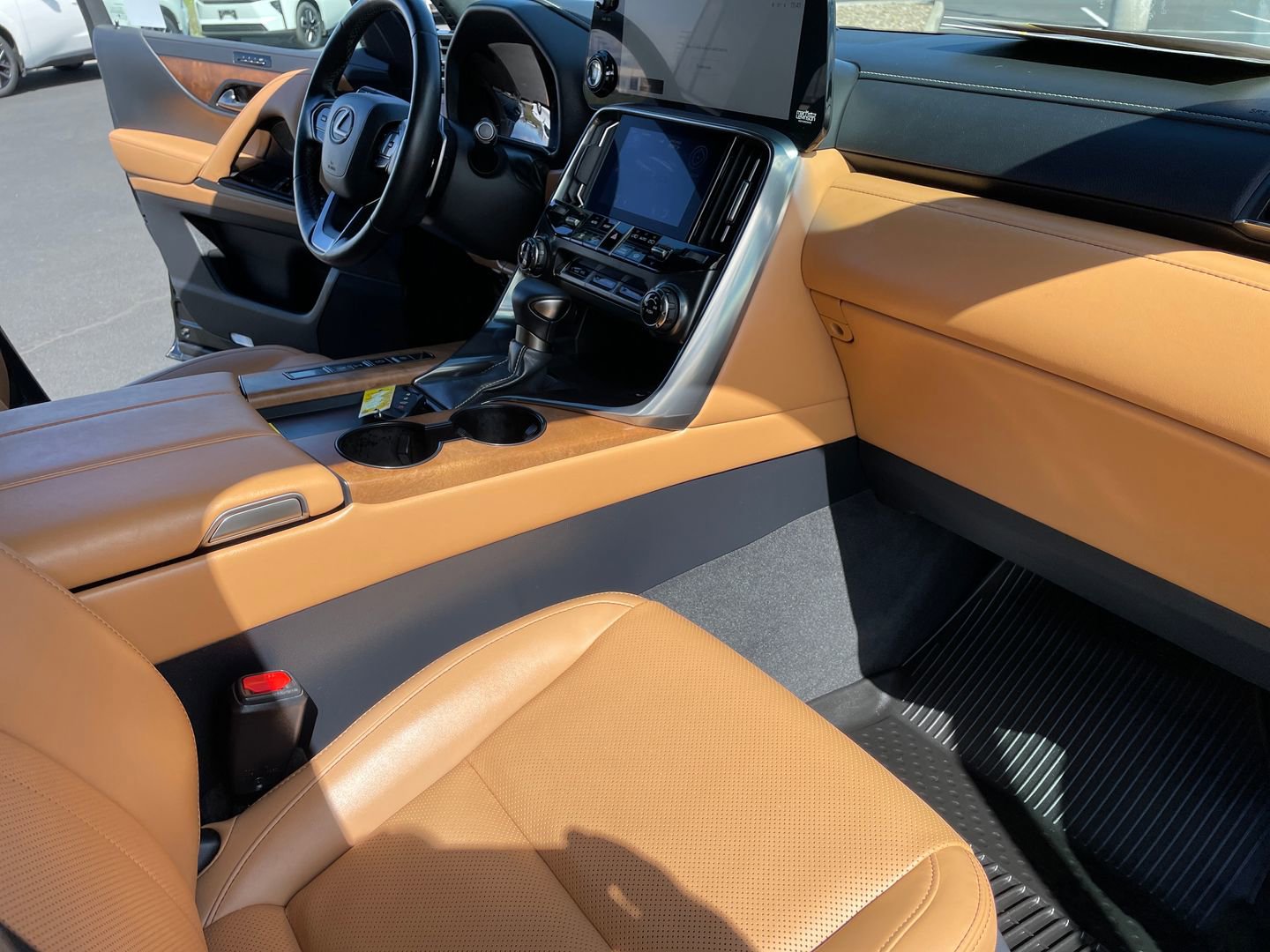 Used 2024 Lexus LX 600 4WD w/ Interior Upgrade Package image 19