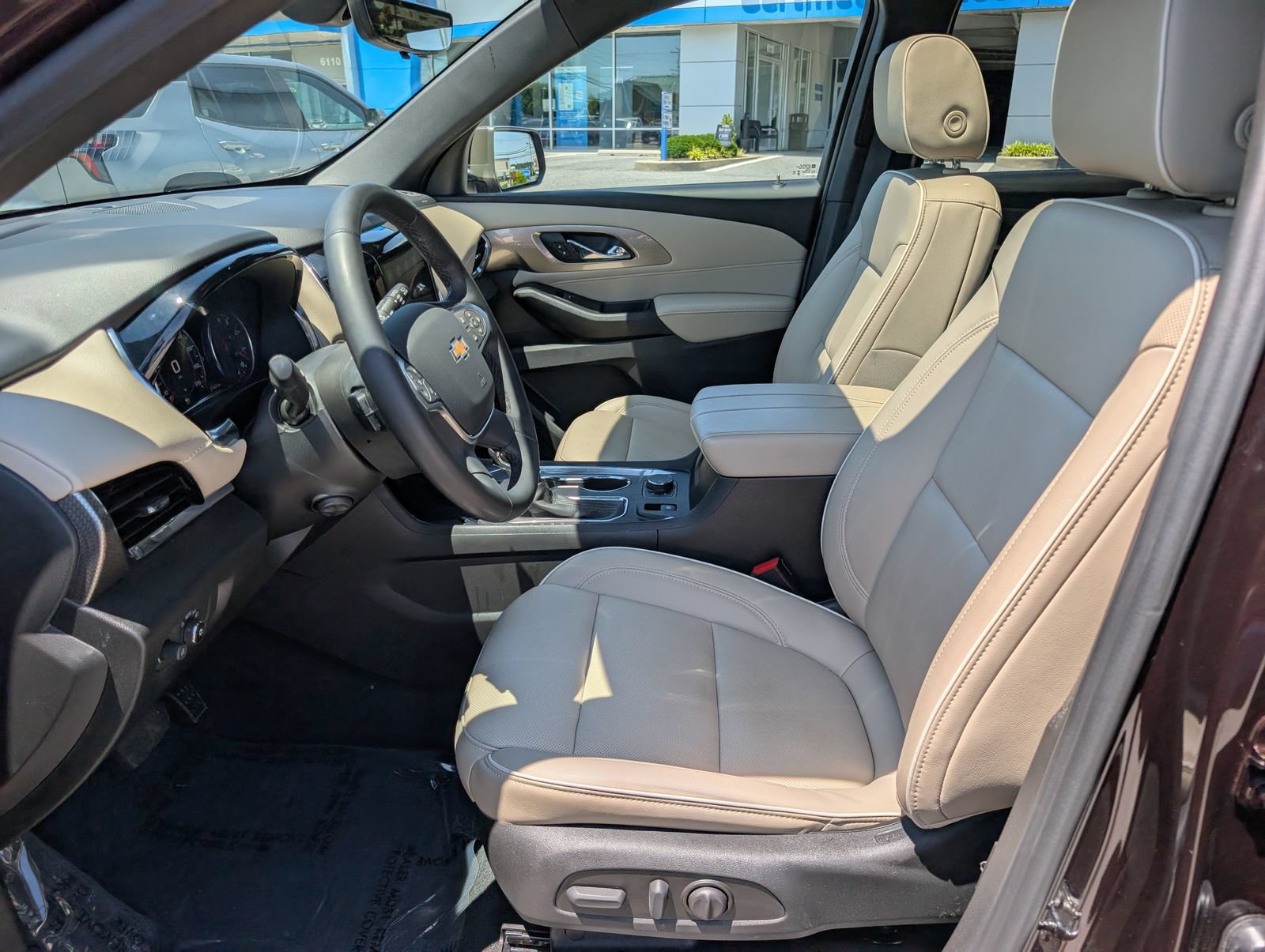 Used 2023 Chevrolet Traverse Premier AWD/4WD image 20