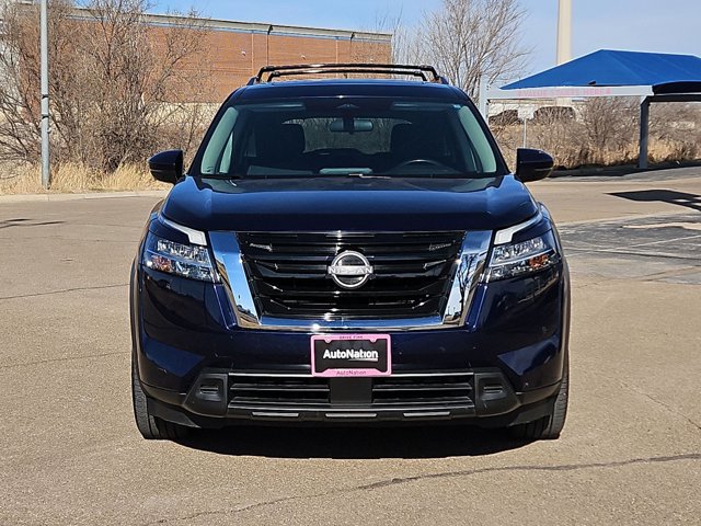 Used 2022 Nissan Pathfinder SV w/ SV Premium Package image 2